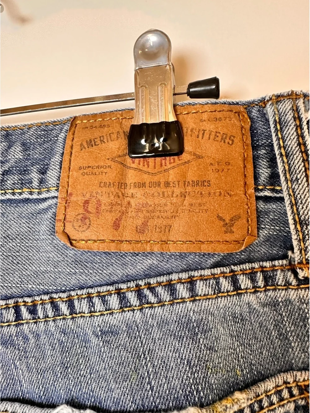 American Eagle Men’s Jeans 28x30 Medium Wash 100% Cotton Denim Distressed